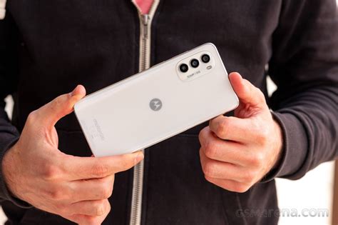 Moto G82 review: Alternatives, pros and cons, verdict.